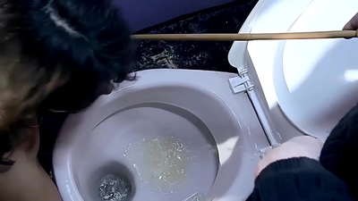 জোর করে চুষতে হলো